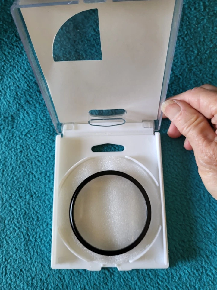 Quantaray Filter UV Haze 62mm #24-166-2204 in plastic case - Image 3 of 4