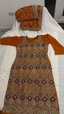 Asian pakistani indian wedding/party wear dress 3pc with stone work embroidery - Image 1 of 4
