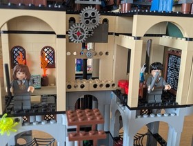 LEGO Harry Potter: Hogwarts Castle {2nd edition} (4757) with Box