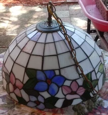 STAINED GLASS HANGING LIGHT FIXTURE - FLORAL DESIGN