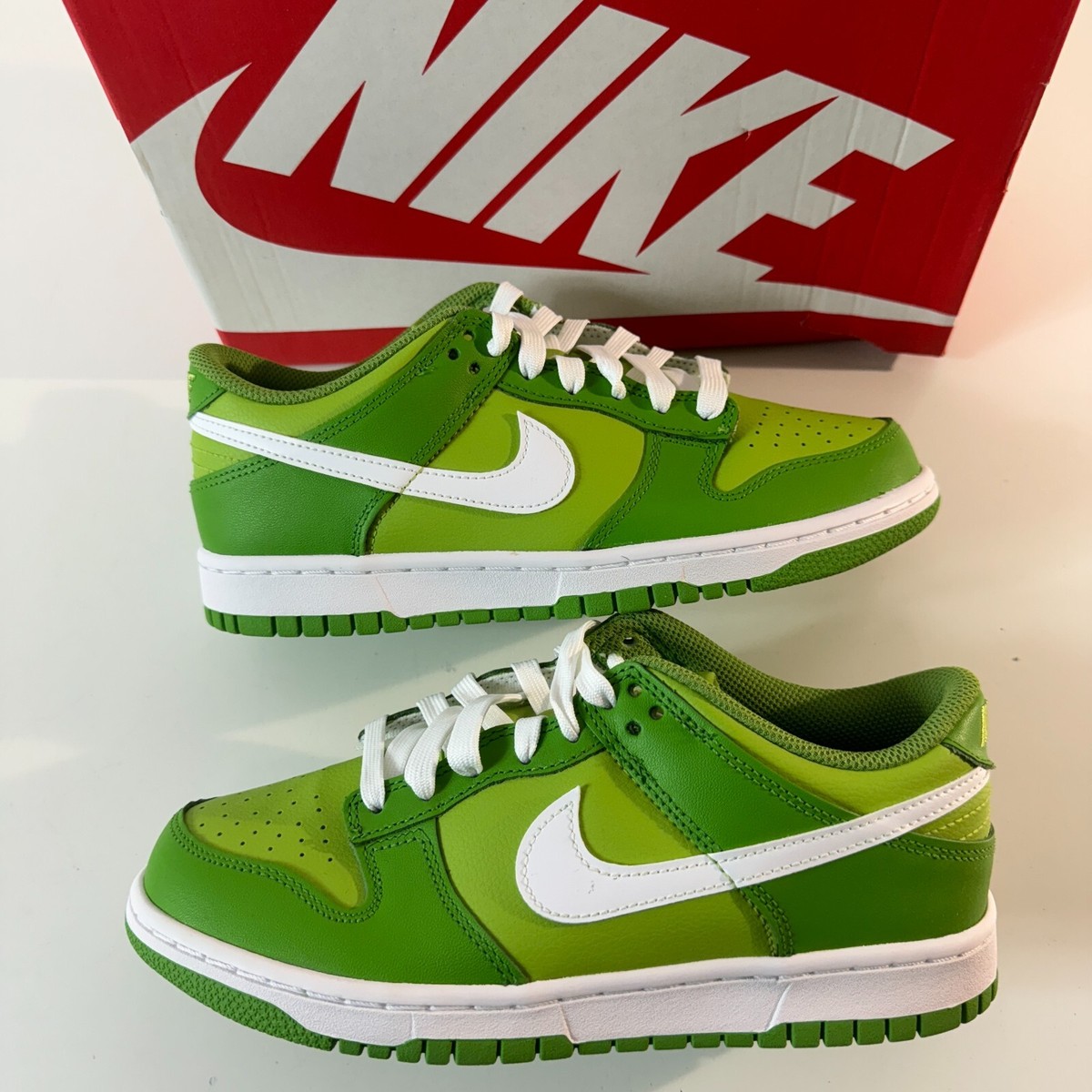 Nike Dunk Low Clorophyll Kermit Green Youth Boys Size 6Y / Women's