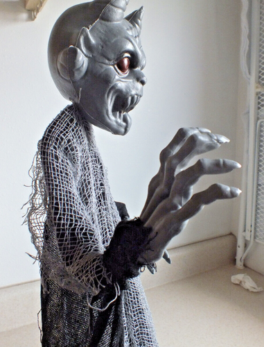 GARGOYLE GHOUL DEMON nero Halloween decorazione da appendere plastica testa garza 50" - Foto 6 di 7