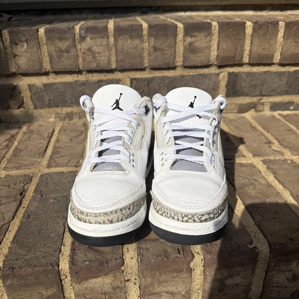 Nike Air Jordan 3 Retro GS “ Hide N Sneak Kids Size 5Y White Grey - Image 2 of 4