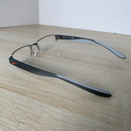 Lunettes de vue Nike 8170 068 607 demi monture gris rouge montures seulement 52-18-140 avec défaut neuves sans étiquette - Photo 7/10