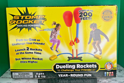 Stomp Rocket Dueling Rockets Launch Set Kids Outdoor STEM Toy Game 200 Ft Max