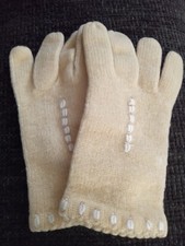 ANTIQUE KNIT GLOVES BEIGE WHITE ACCENT 6.75" L x 3" W SIZE XS-S