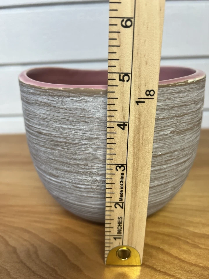 Maceta pequeña de cerámica tono tierra de 5 pulgadas con un hermoso esmalte interior rosa Foto 4 de 4