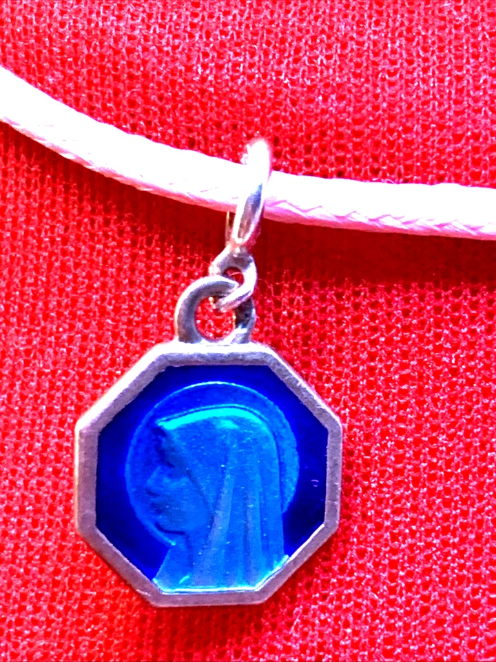 MEDAGLIETTA IN ARGENTO 800 E SMALTO A FUOCO, MADONNA DI LOURDES CM 1 - Immagine 2 di 4