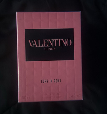 Valentino Donna Parfum Spray Regular Size 3.4 fl oz Comes Recipe and brand new