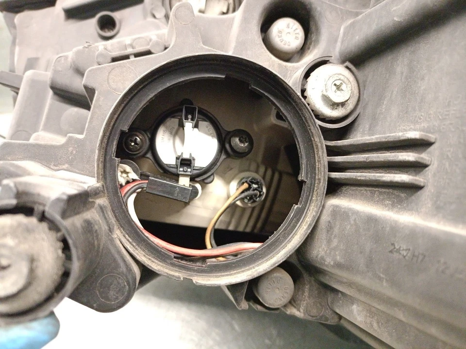 66050AJ010 SALPICADERO / NEGRO / 4815022 PARA SUBARU LEGACY KOMBI/OUTBACK B14 2. - Imagen 2 de 4