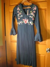 Junior ? ASOS Embroidered Pleated Midi Dress with Lace Inserts Forest Green