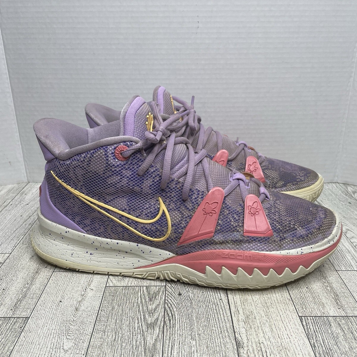 Sz 11.5- Nike Kyrie 7 Daughters Azurie Lilac basketball Sz 11.5- Nike Kyrie 7 Daughters Azurie Lilac basketball