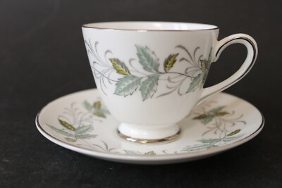 Toskanische Fine Bone China Tasse & Untertasse Rondeley Muster Silber Grau Grün Blätter