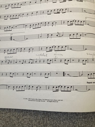 Hits! Hits Hits! 45 chartbuster hits, music book for clarinet, Pub. 1988 - Picture 21 of 21