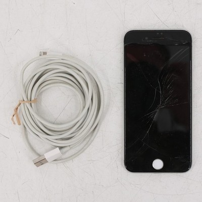 Apple iPhone 8 White Cracked Screen