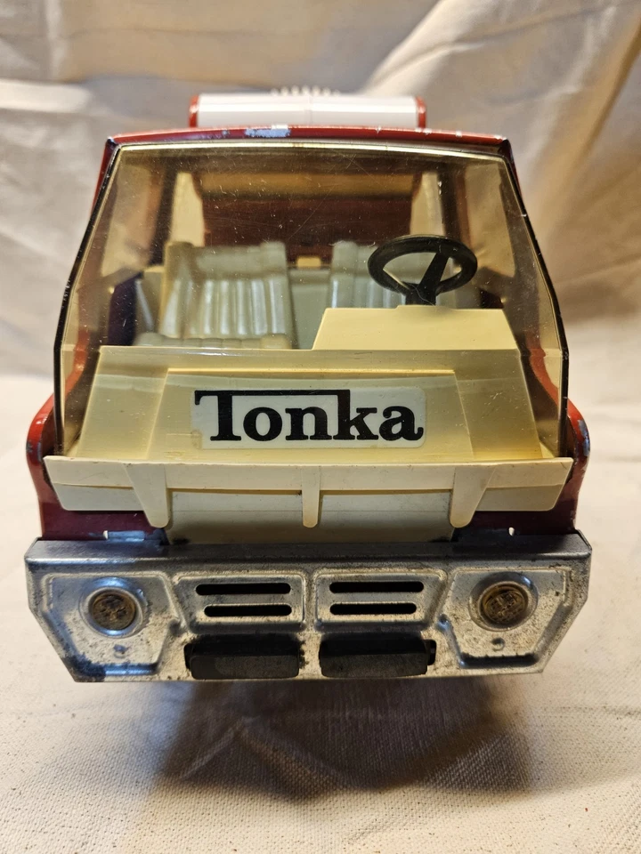 VINTAGE TONKA CEMENT TRUCK MIXER!! GREAT SHAPE!  100% ORIGINAL AND COMPLETE !! - Image 2 of 4