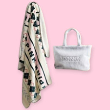 Victoria  s Secret PINK FAUX FUR TOTE  COZY FLEECE BLANKET SET Light Blue Cream