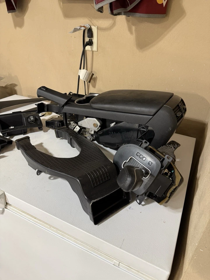 2008-09 Pontiac G8 Front Center Floor Console Base, Bare - OEM - Image 2 of 4