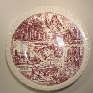 Vernon Kilns Knoxville, Tennessee "Gateway to the Smokies" Souvenir Plate