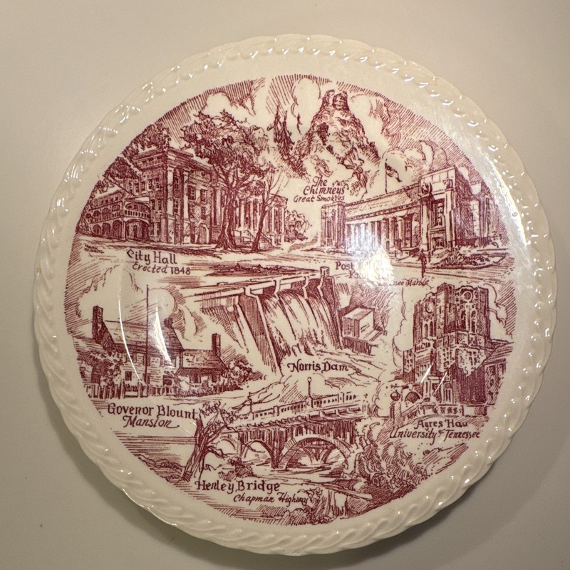 Vernon Kilns Knoxville, Tennessee "Gateway to the Smokies" Souvenir Plate