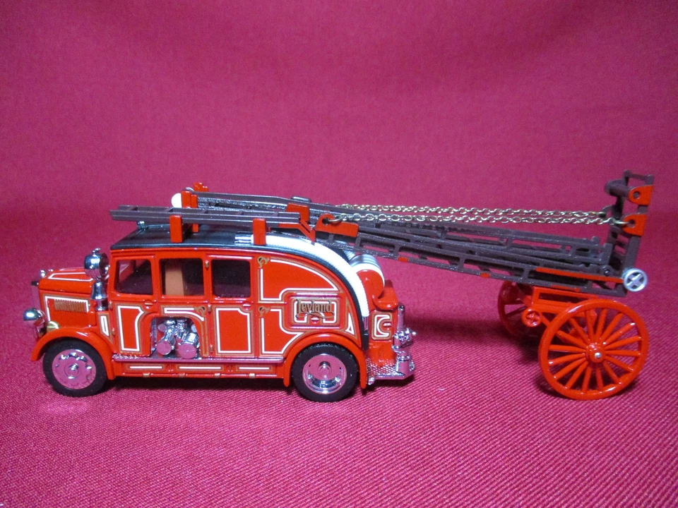 1:43 1936 Leyland Cub FK-7 Fire Engine Truck Matchbox Models of Yesteryear MIB - Image 3 of 4