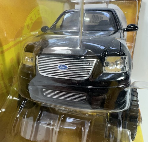 JADA 1/24 Scale FORD EXPEDITION”HIGH PROFILE VERSION” - Picture 4 of 12