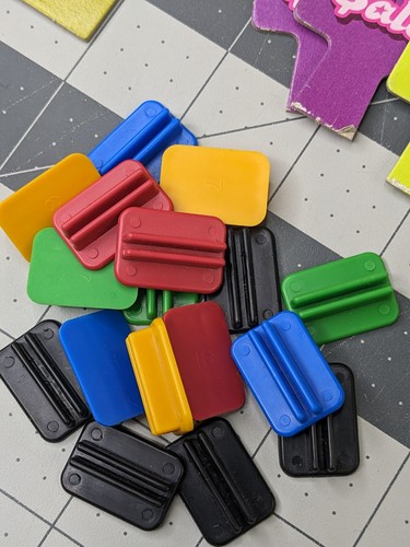 Milton Bradley Mall Madness Juego de Repuesto Fichas Tarjetas Comprador Peones Soportes - Imagen 7 de 10