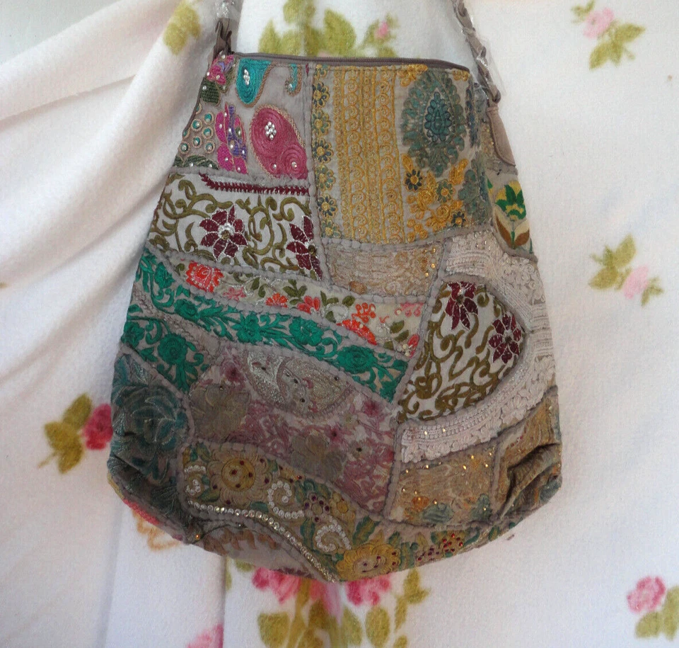 Catálogo Sundance Muchette Playa Rosas Patchwork Bolso Grande INCREÍBLE Sin Usar Foto 2 de 4