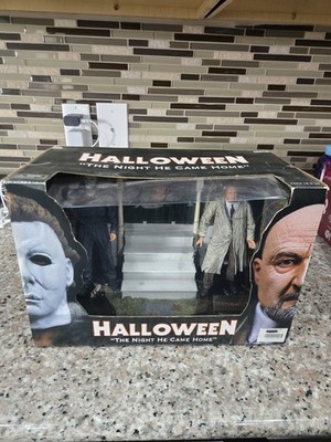 NECA The Night He Came Home Halloween Michael Myers And Dr Loomis