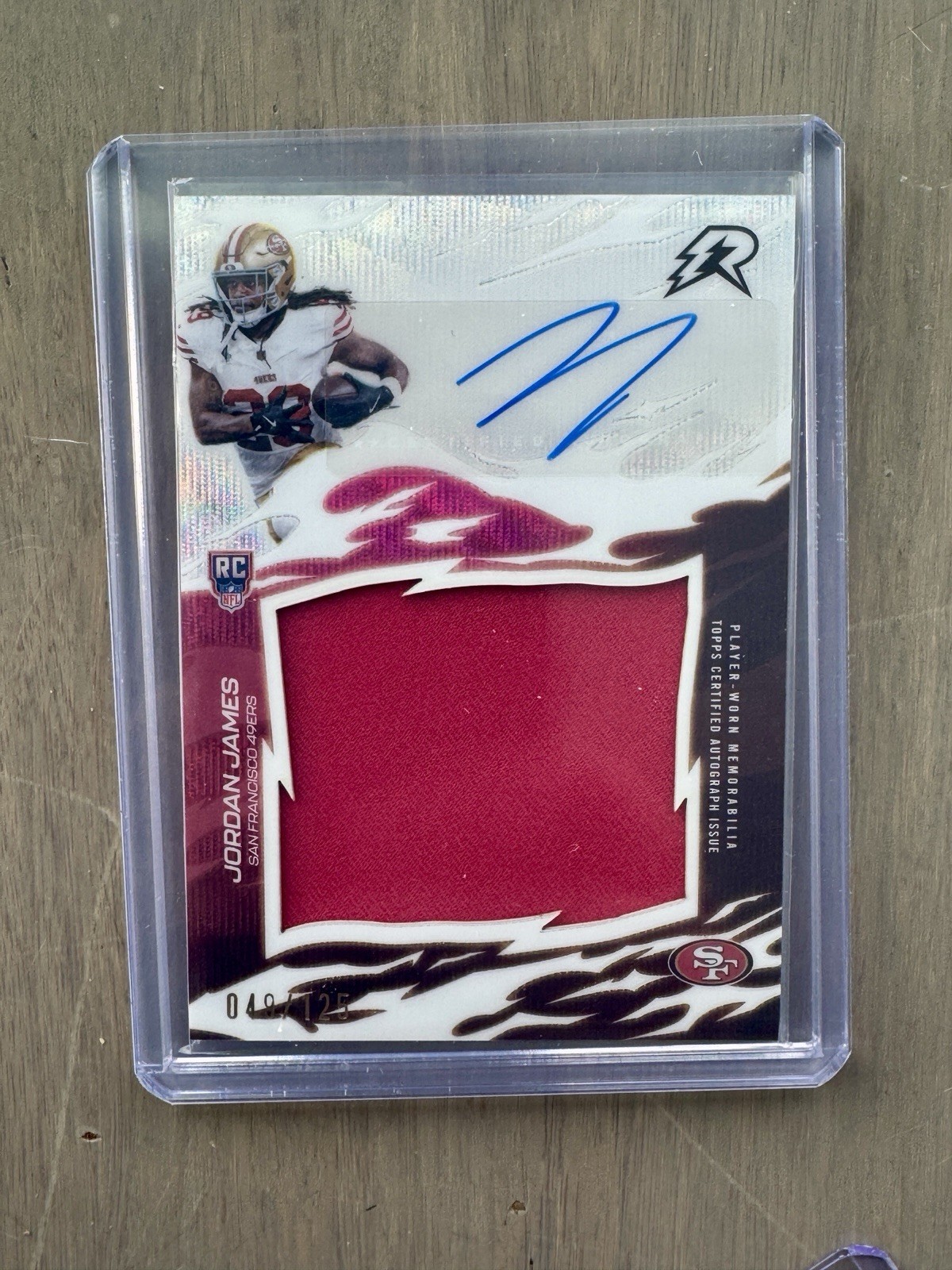 Jordan James 2025 Topps Resurgence Resurgence Rookie Relic Signatures #RRSJJ White Surge
