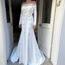 Customized Satin wedding Dress Elegant Flower Details Bridal Gown Long Sleeves