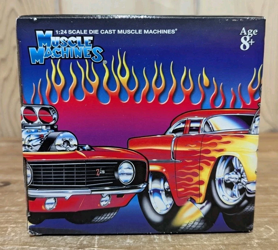 Muscle Machines 1/24 Scale '71 Camaro Diecast Silver w/ Black Stripes New in Box - Image 4 of 4