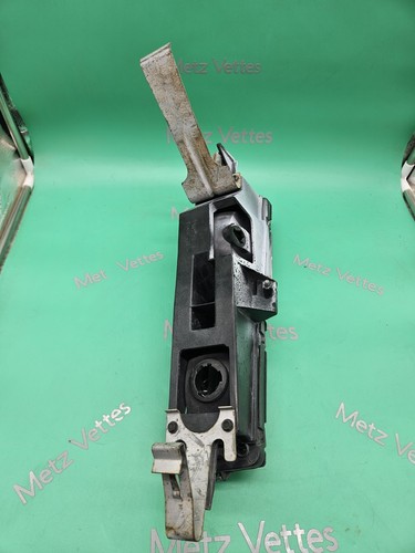 C4 1991-96 OEM Corvette Driver Fog Light GM#16514377 with bracket LH GM#16514383 - Picture 5 of 15