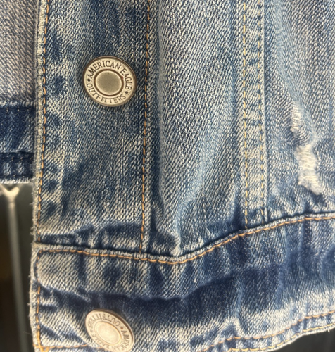 Chaqueta vaquera azul lavado claro American Eagle Outfitters talla XL - Imagen 3 de 4