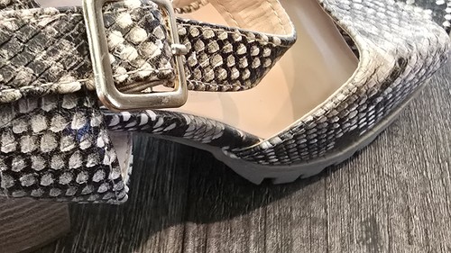 Top Moda Snake Print Ankle Strap Block Heel Vegan Leather Sandals Womens 8 - Picture 5 of 15