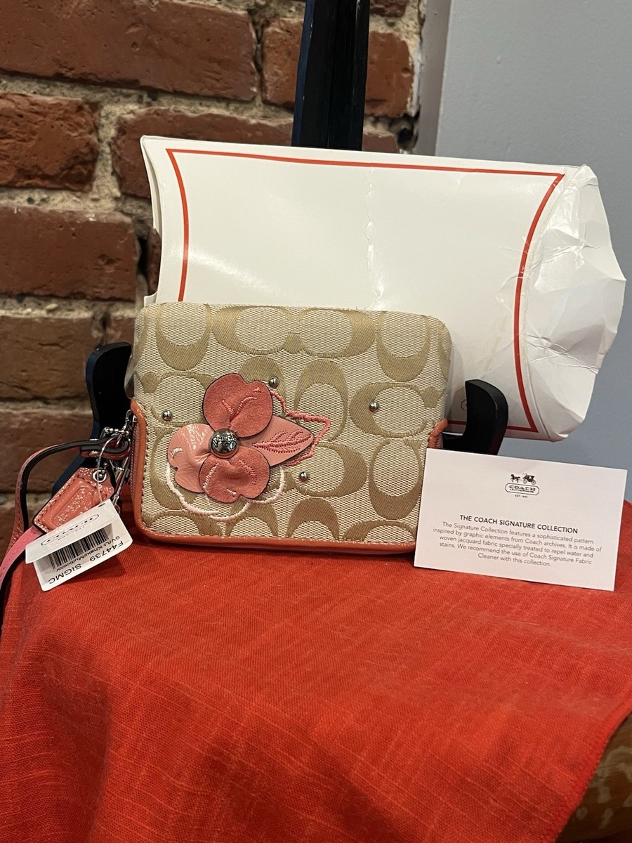 Coach F44739 Daisy Floral Zip Wallet – Khaki Canvas Pink Leather NWT w/ Box