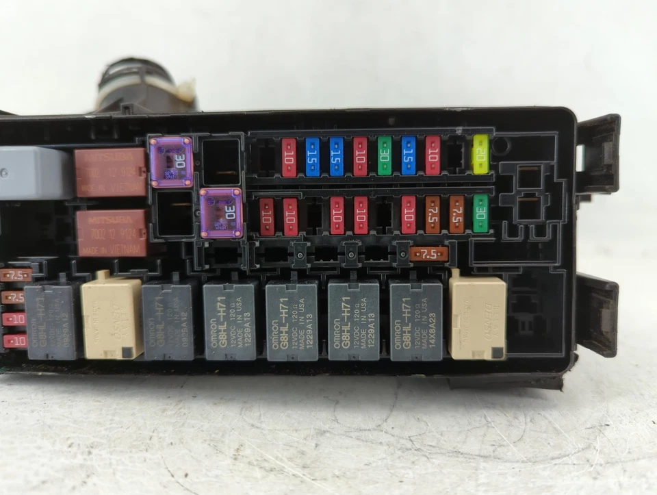 2011-2013 Infiniti M37 Fusebox Fuse Box Relay Module T7a-a11 J562Y - Image 4 of 4