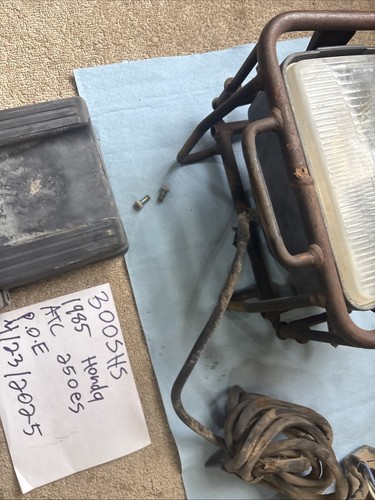 1985 Honda ATC 250 ES headlight cage lens assembly 300 - Picture 8 of 18
