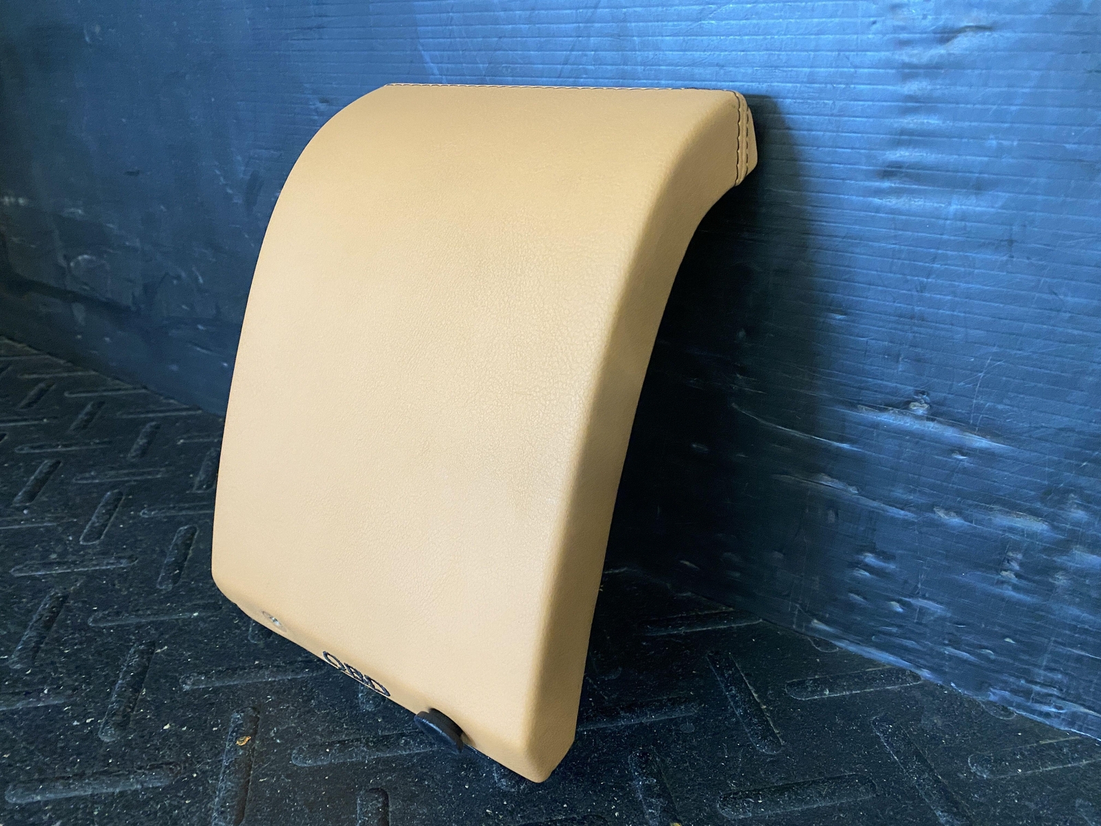 03-19 MASERATI QUATTROPORT M139 DRIVER LEFT LH LOWER FUSE BOX COVER PANEL TAN