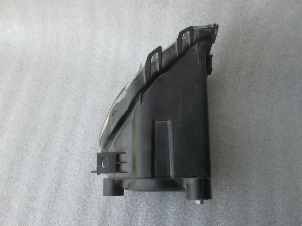 2006 2007 08 2009 2010 2011 Lexus GS GS350 GS450h Left Driver OEM Fog Light Lamp - Image 2 of 4