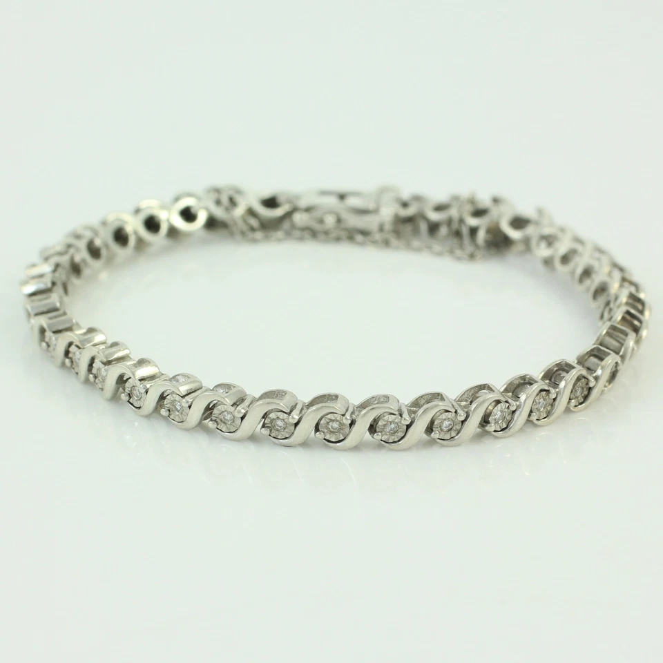 Brazalete colgante de tenis de línea recta de diamantes de plata de ley 925 de 0,50 quilates Foto 4 de 4