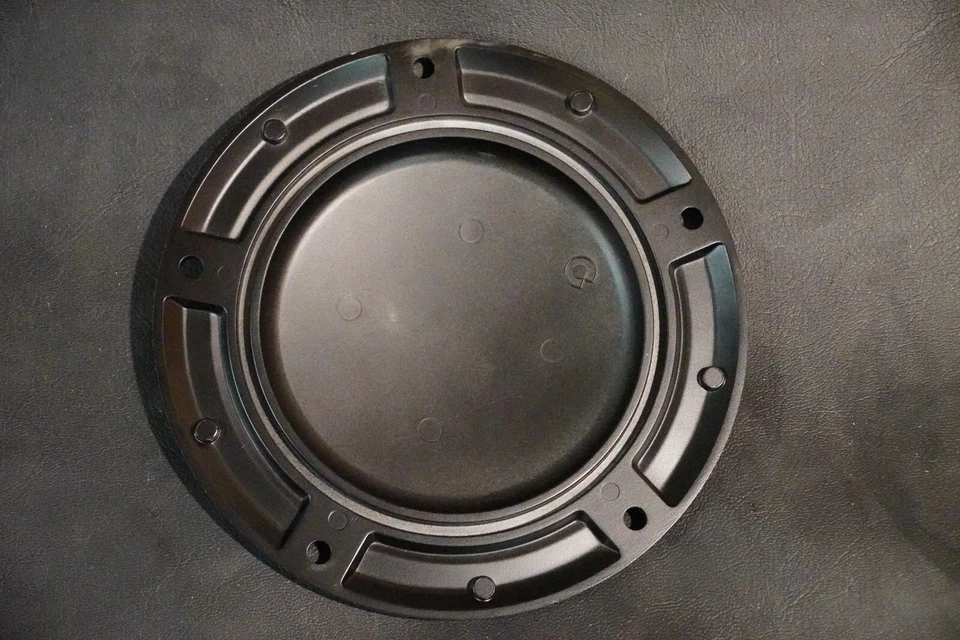 Outlaw 光滑黑色主离合器德比保护套适用于 16+ Harley FLHT Touring — 第 3/4 张图片