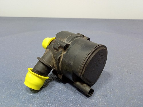 VW Passat B8 2.0 TDI Zusatzwasserpumpe 5G0965567 / AM 18087
