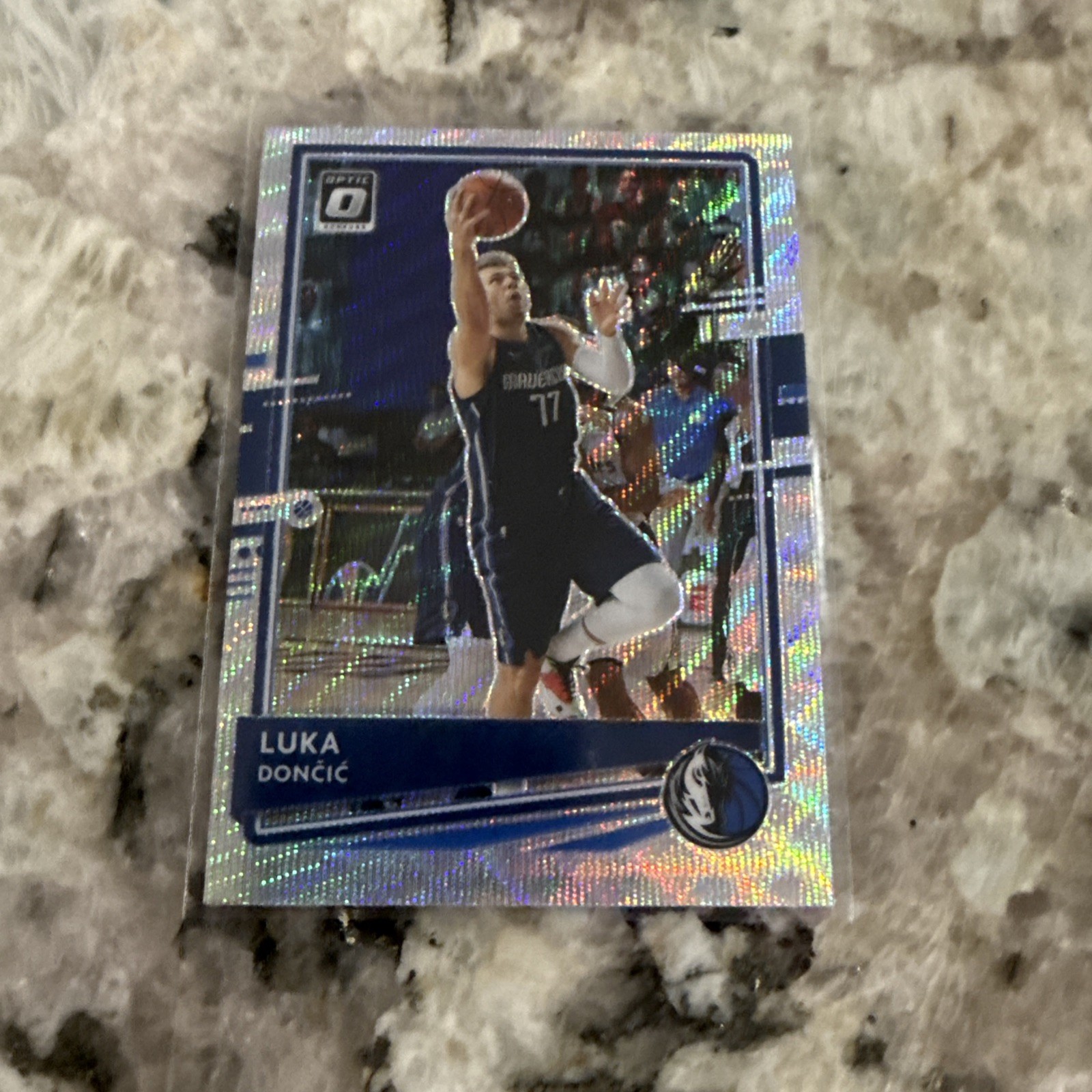 LUKA DONCIC 2020-21 Donruss Optic Wave Prizm #86 Dallas Mavericks Basketball