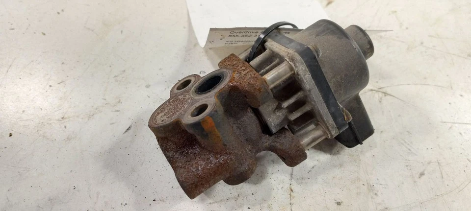 Subaru Legacy EGR Valve 2010 2011 2012 - Image 2 of 4