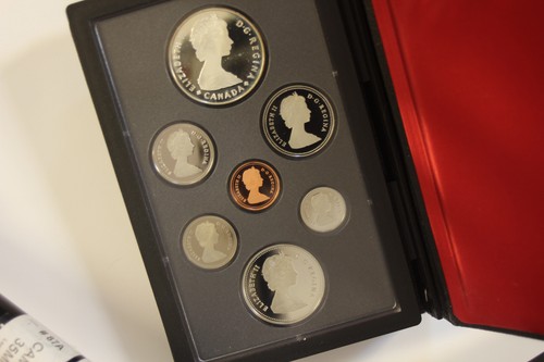 1985 Canada Double Dollar Proof Coin Set (NUM5581) - Picture 6 of 7