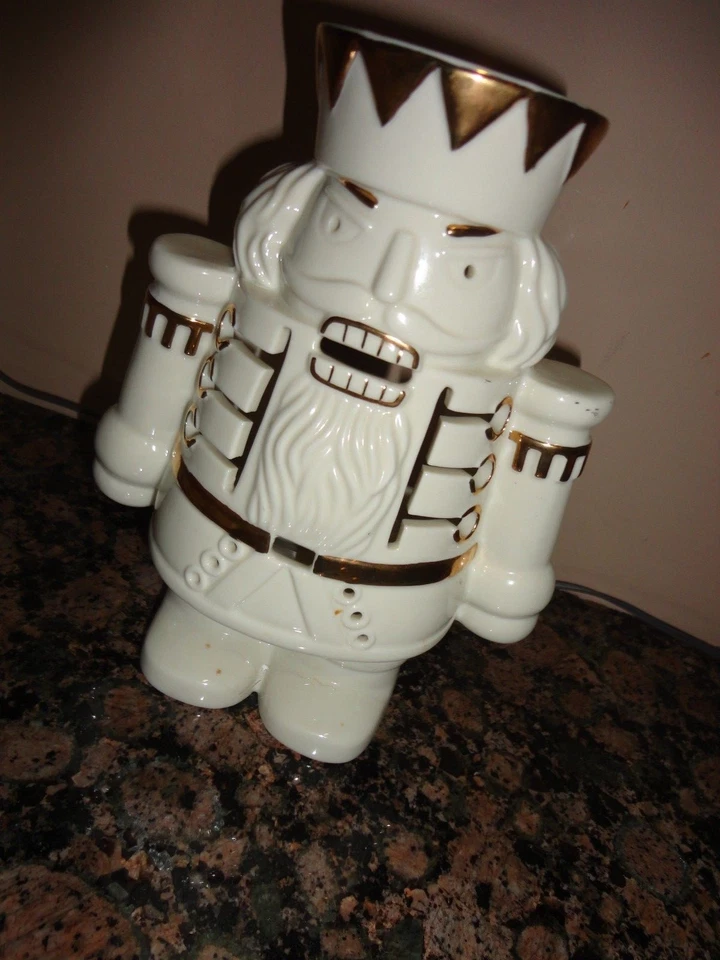 MIKASA CHRISTMAS HOLIDAY ELEGANCE NUTCRACKER FK001 CANDLE VOTIVE HOLDER - Image 2 of 4