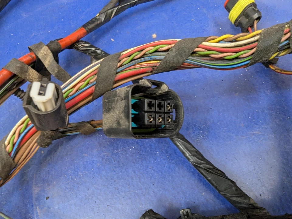 cut BMW X5 X6 front left bumper headlight wheel well wiring harness connectors - Image 3 of 4