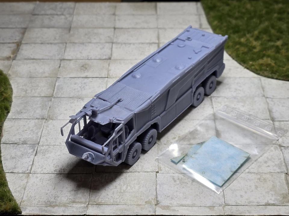 K&B Flugfeldlöschfahrzeug Ziegler Z8L Mit Monitor Spur H0 1:87 Inkl. Verglasung