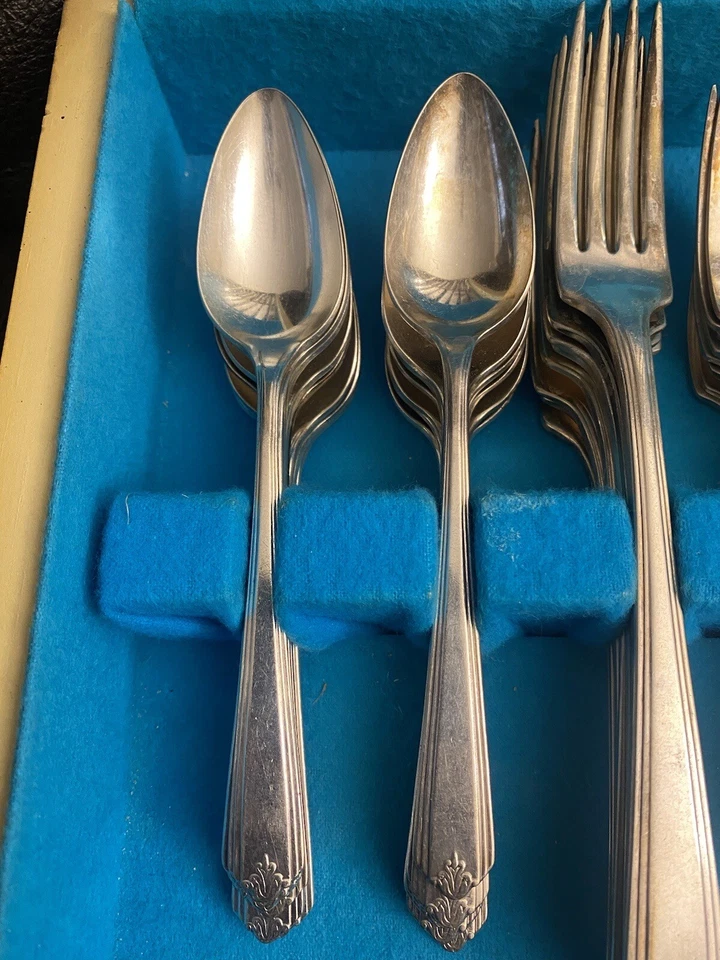 Rogers & Co Oneida TEMPO 1930 1881 placa de plata Svc para juegos de 8 piezas y caja lote de 50 piezas Foto 2 de 4